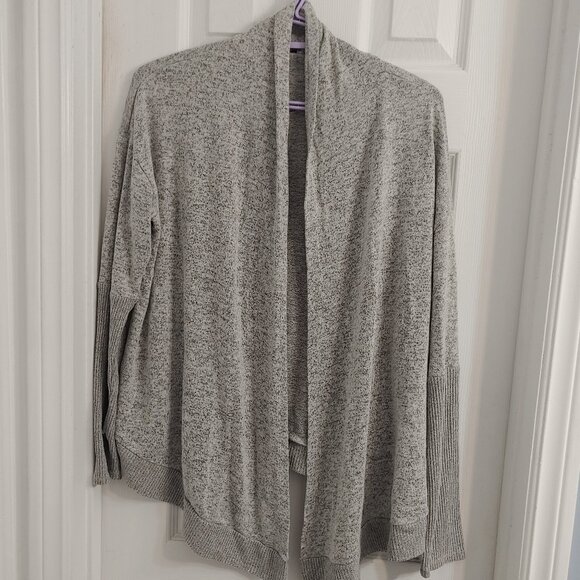 oversized light grey shrug - Picture 1 of 4